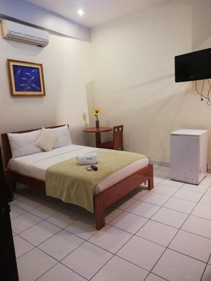 Hostal Huayruro Ικίτος Εξωτερικό φωτογραφία
