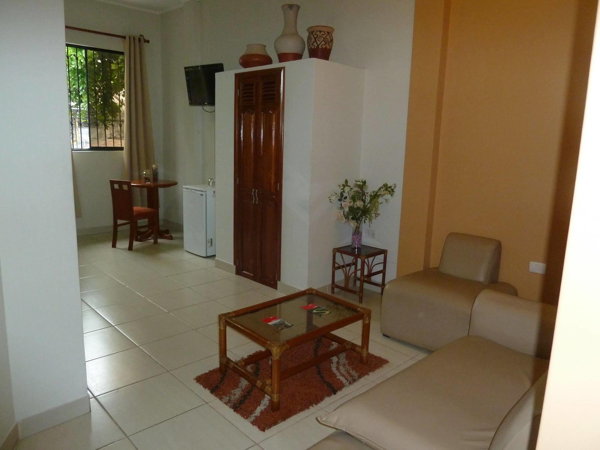 Hostal Huayruro Ικίτος Εξωτερικό φωτογραφία