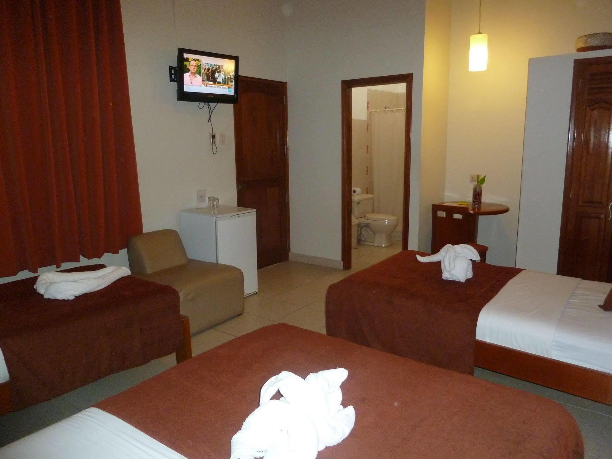 Hostal Huayruro Ικίτος Εξωτερικό φωτογραφία