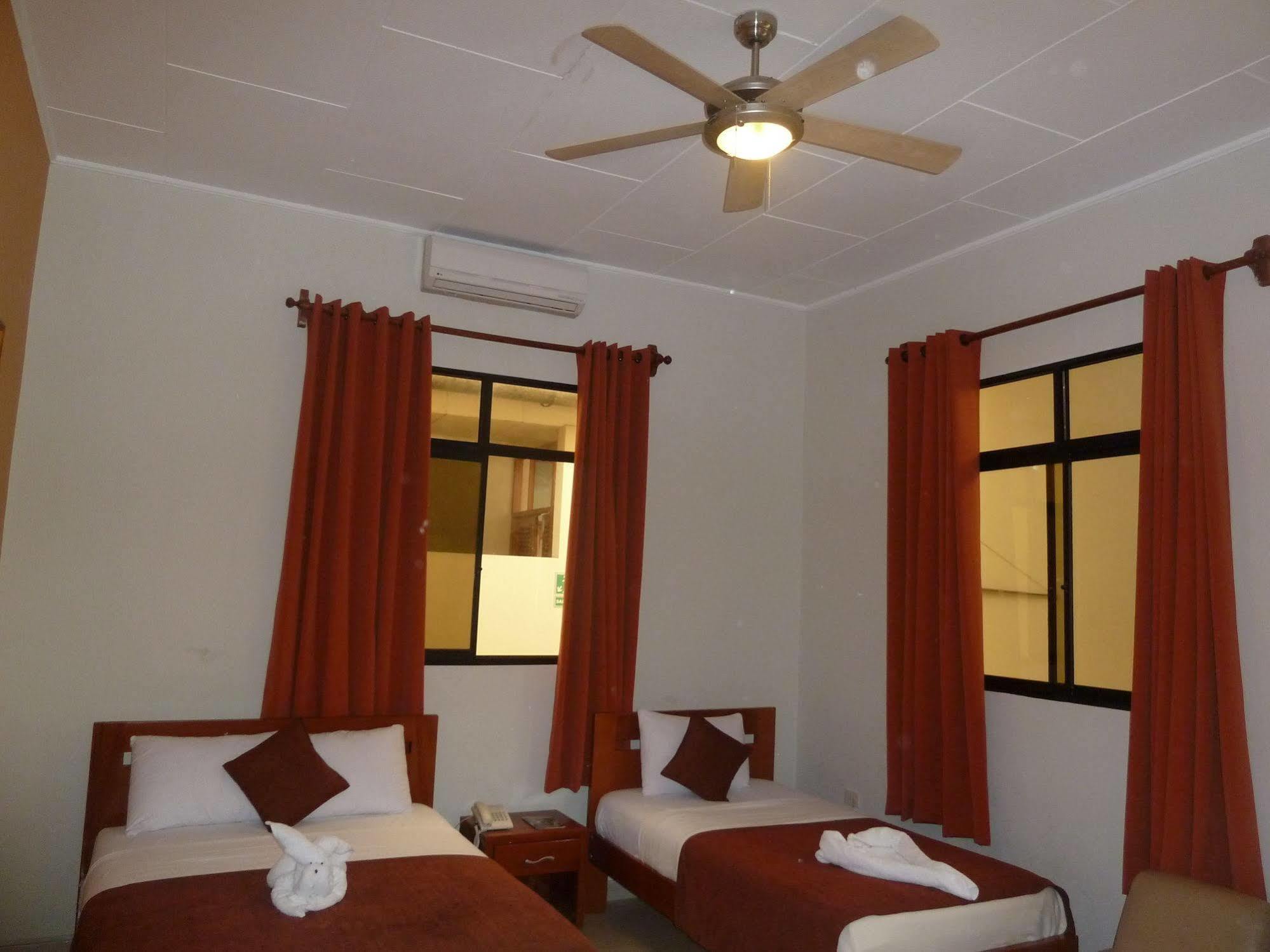 Hostal Huayruro Ικίτος Εξωτερικό φωτογραφία