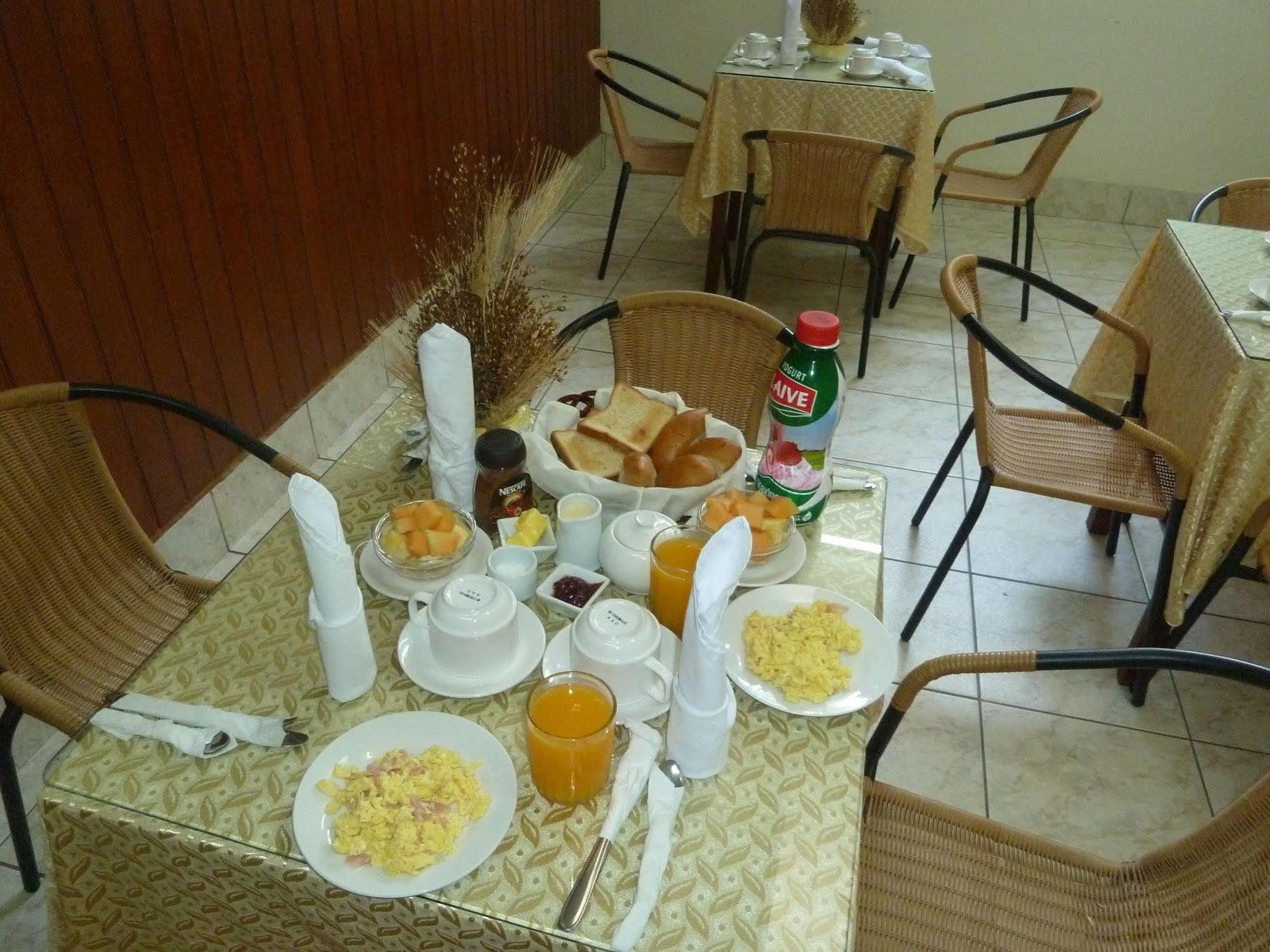 Hostal Huayruro Ικίτος Εξωτερικό φωτογραφία
